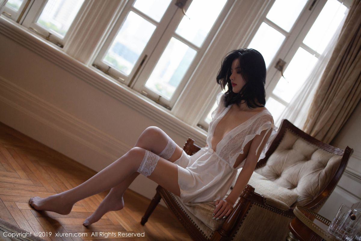 美女模特就是阿朱啊性感白色围裙媚态妖艳写真
