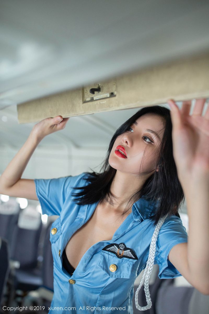 美女模特就是阿朱啊真实客机场景空姐主题性感写真
