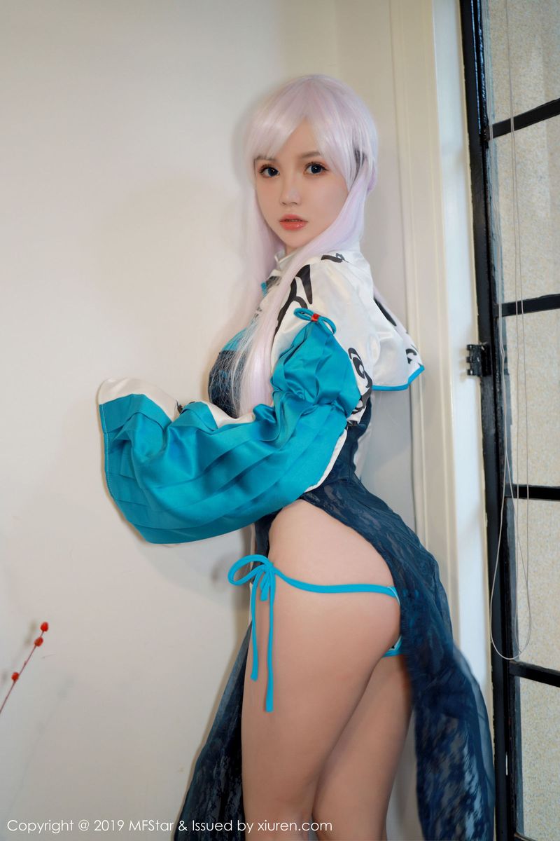 性感美女糯美子Mini粉色双马尾COS系列写真