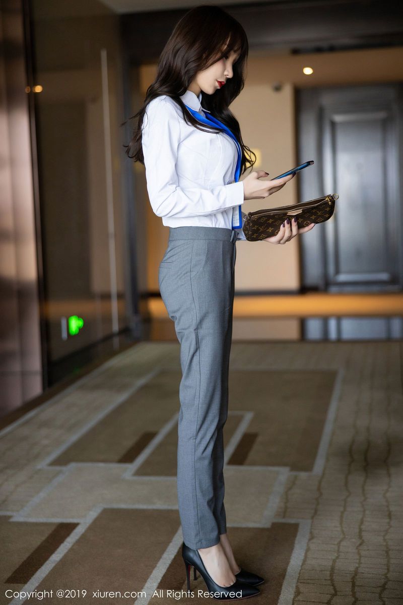性感女神周于希Sandy女秘书职场OL主题私房写真