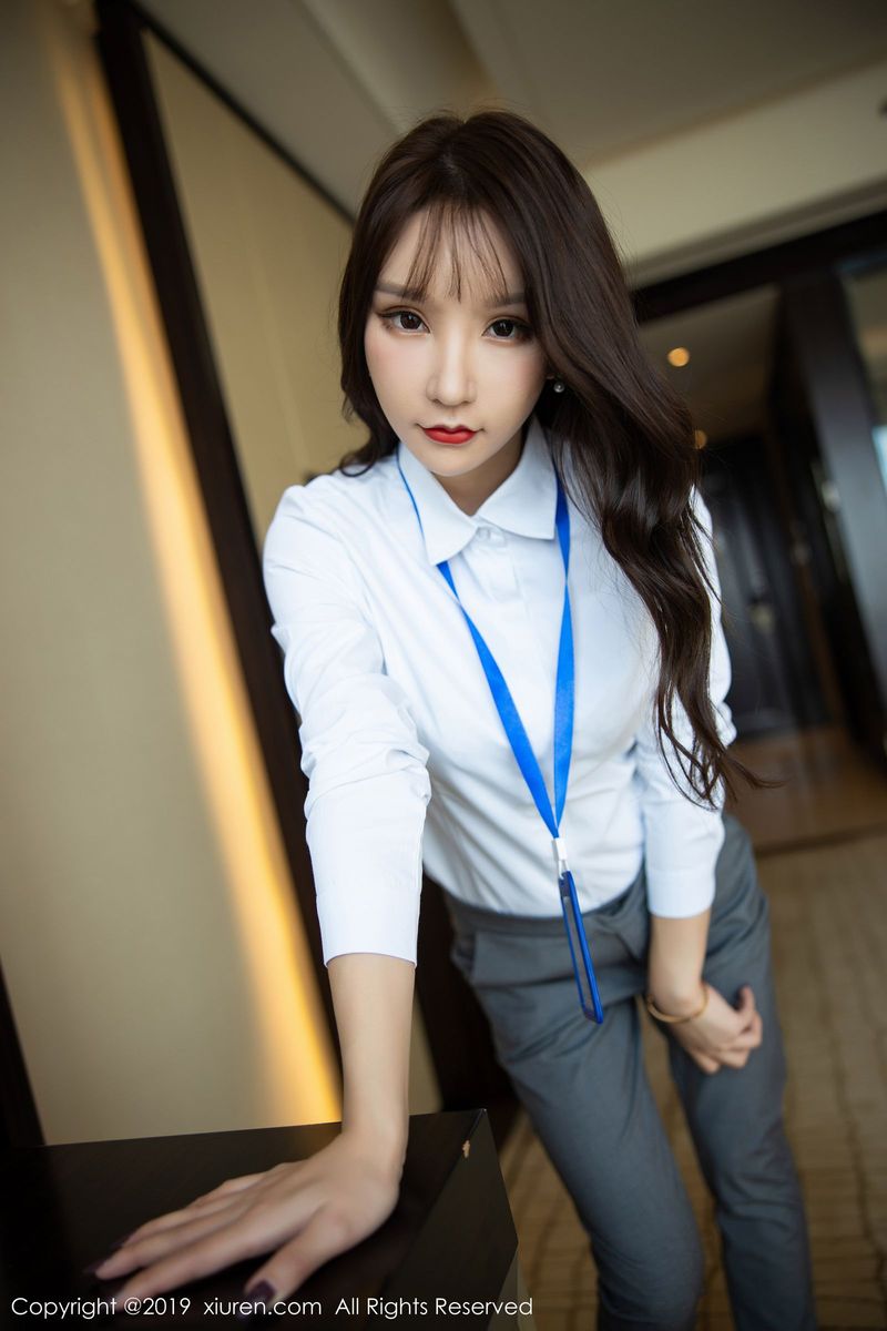 性感女神周于希Sandy女秘书职场OL主题私房写真