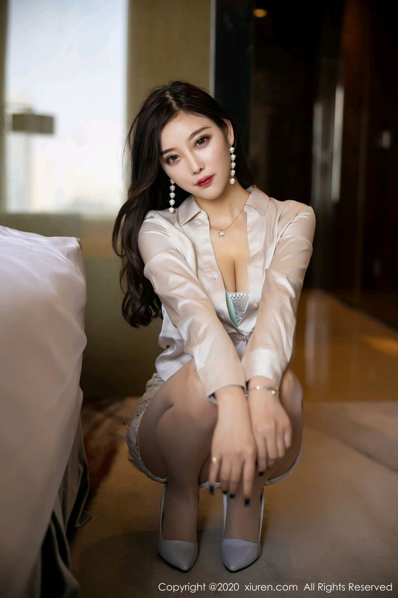 性感女神杨晨晨sugar丝袜美腿职场OL系列写真