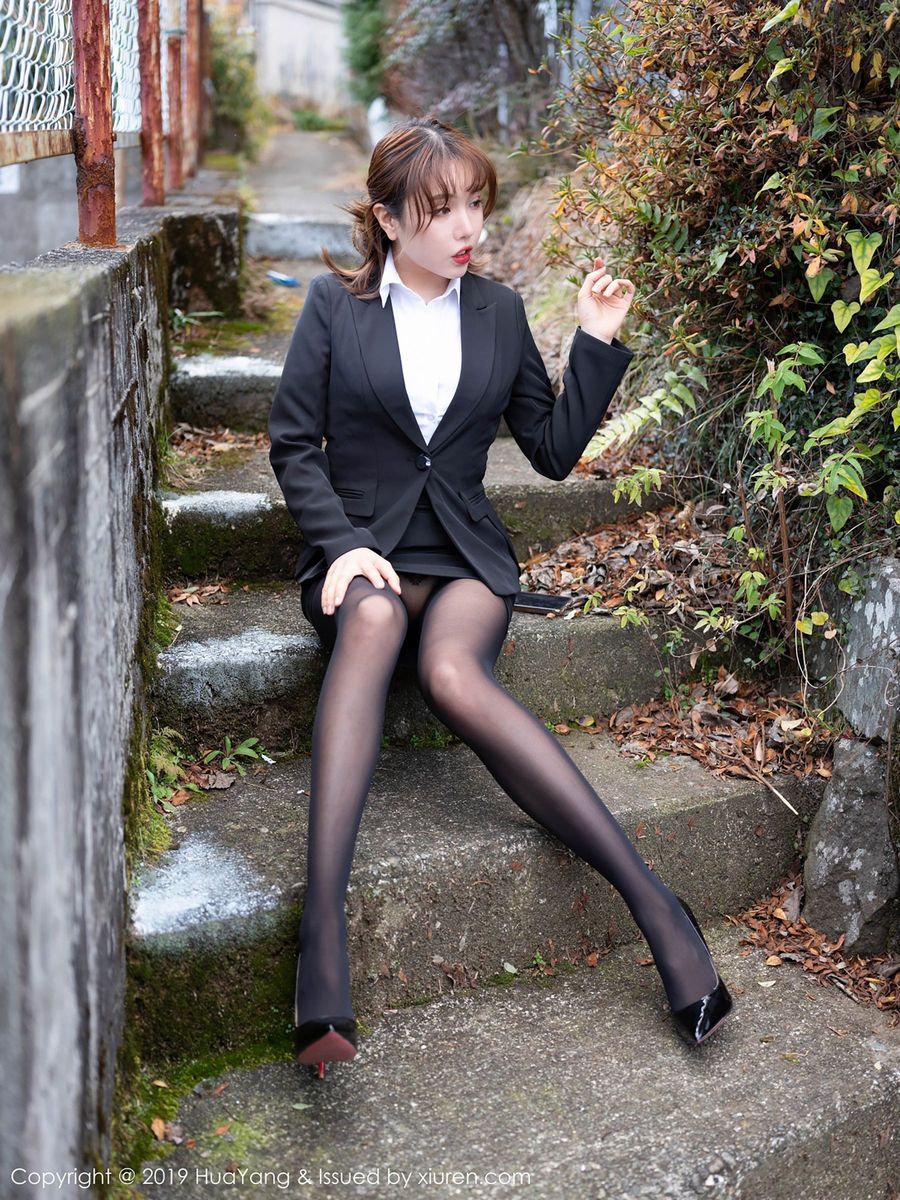 性感女神黄楽然白衬衫黑丝美腿兔女郎魅惑写真