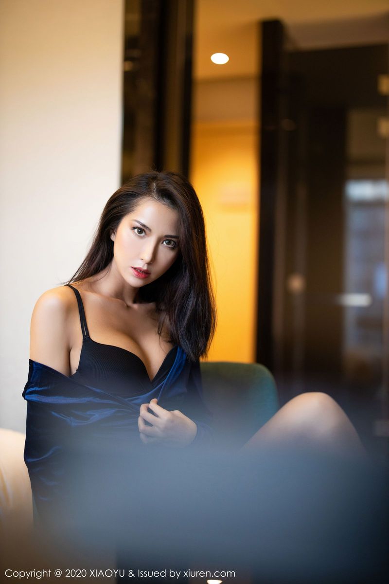 气质女神陈良玲Carry丝袜美腿内衣诱惑曼妙写真