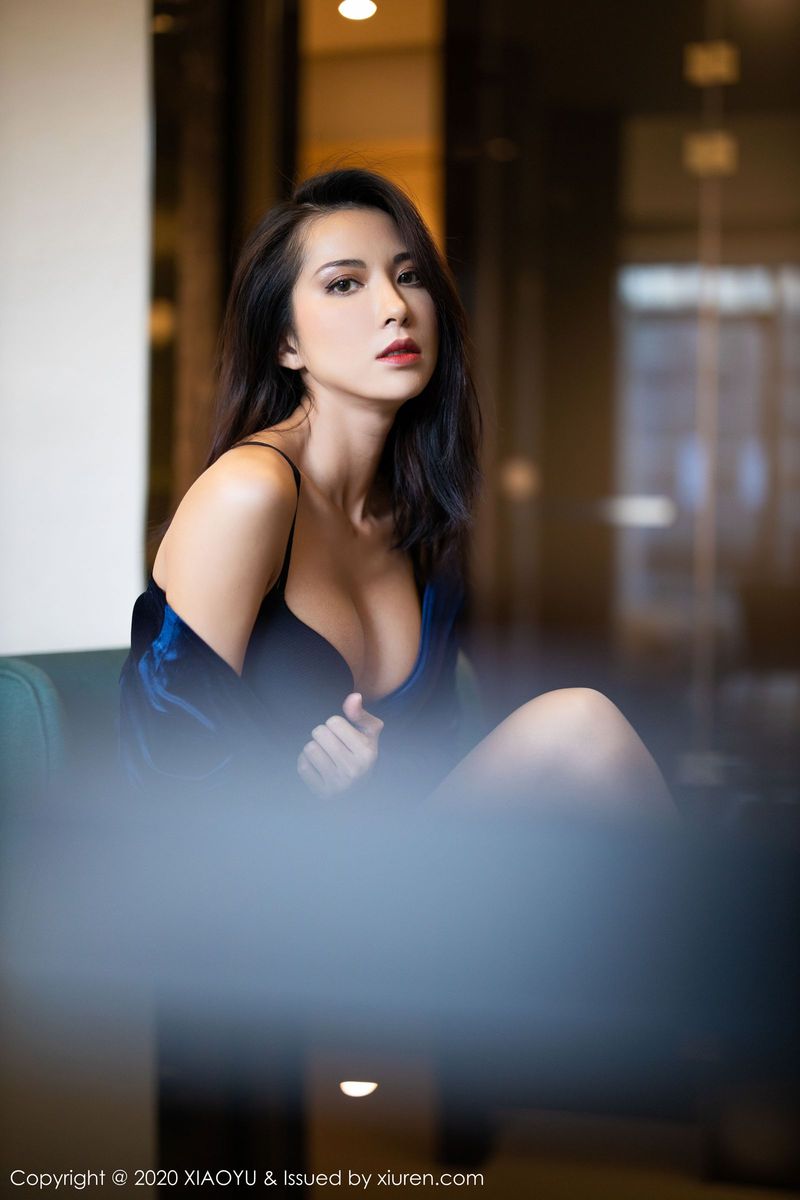 气质女神陈良玲Carry丝袜美腿内衣诱惑曼妙写真