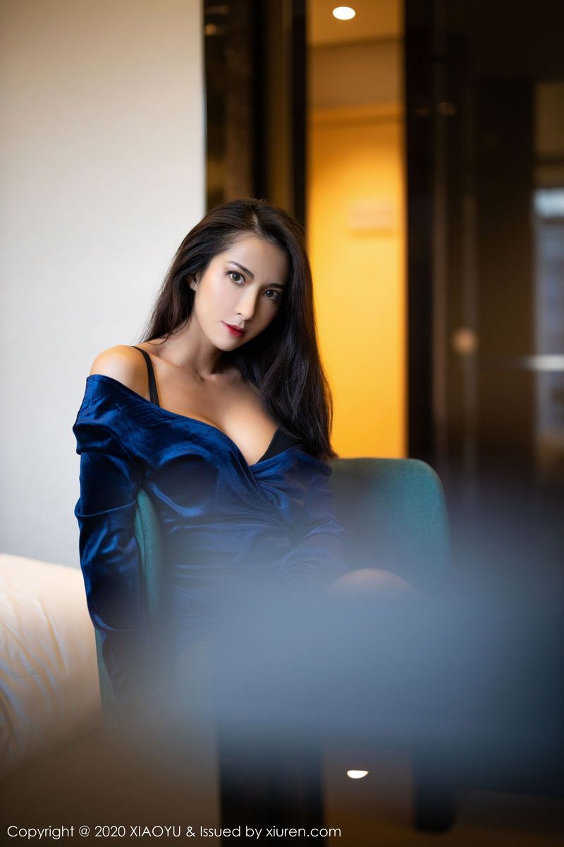 气质女神陈良玲Carry丝袜美腿内衣诱惑曼妙写真