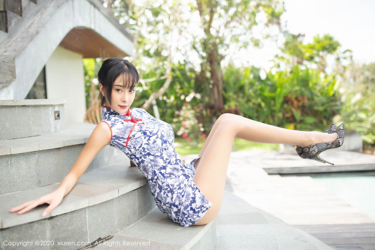 美女模特蓝夏Akasha青花瓷旗袍与朦胧丝袜系列巴厘岛旅拍