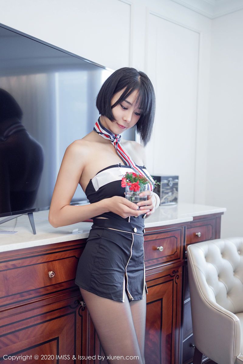 美女模特蓝夏Akasha黑丝美腿空姐制服性感写真