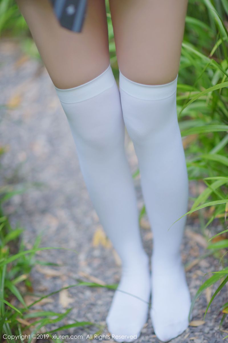性感女神沈梦瑶户外竹林内衣诱惑拍摄写真