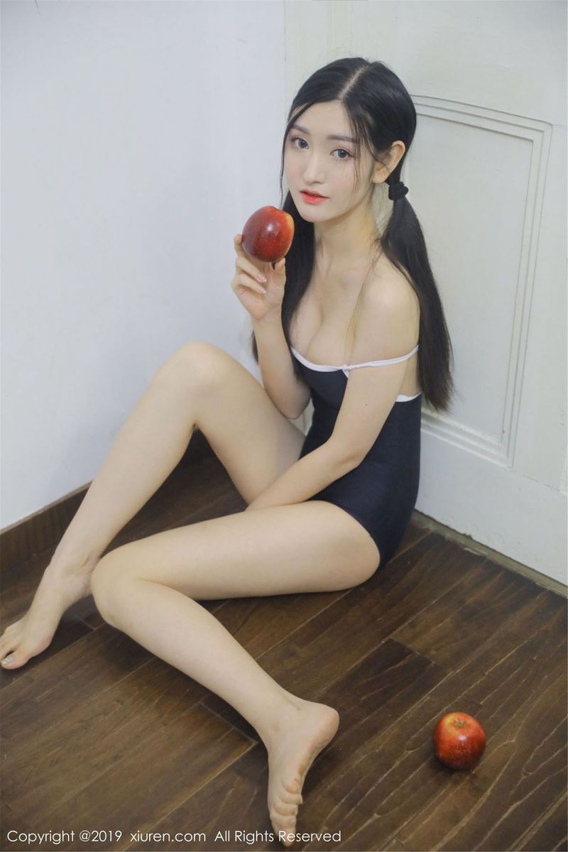 美女模特沈梦瑶开背毛衣朦胧唯美性感写真