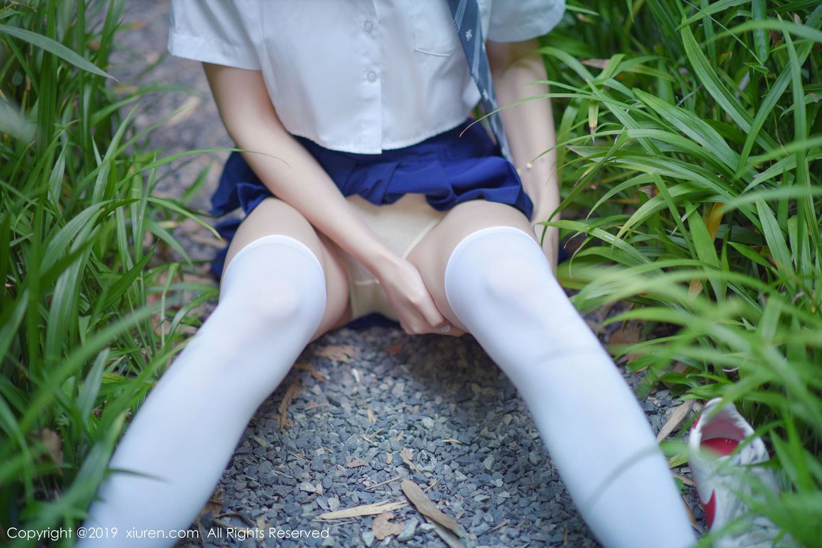 性感女神沈梦瑶户外竹林内衣诱惑拍摄写真