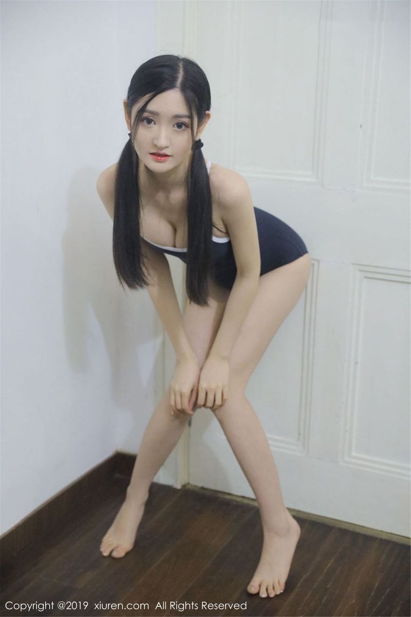 美女模特沈梦瑶开背毛衣朦胧唯美性感写真