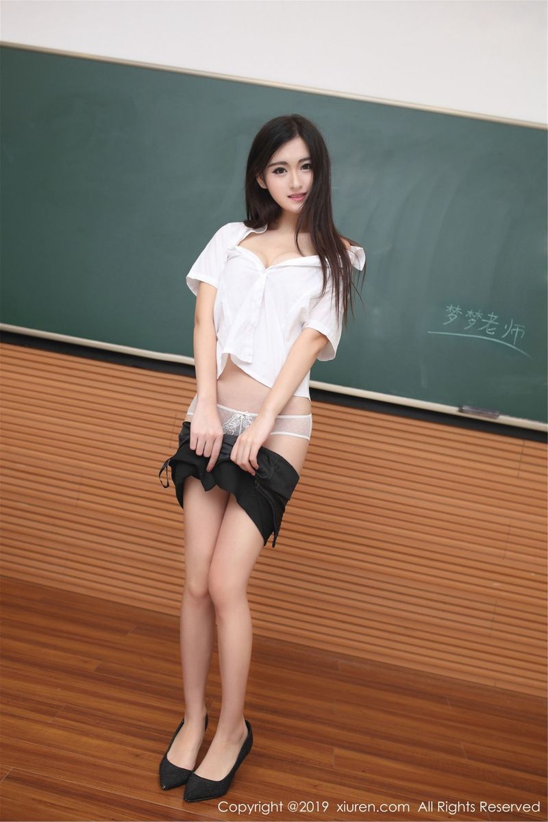 梦梦老师沈梦瑶大学物理楼露出性感大尺度写真