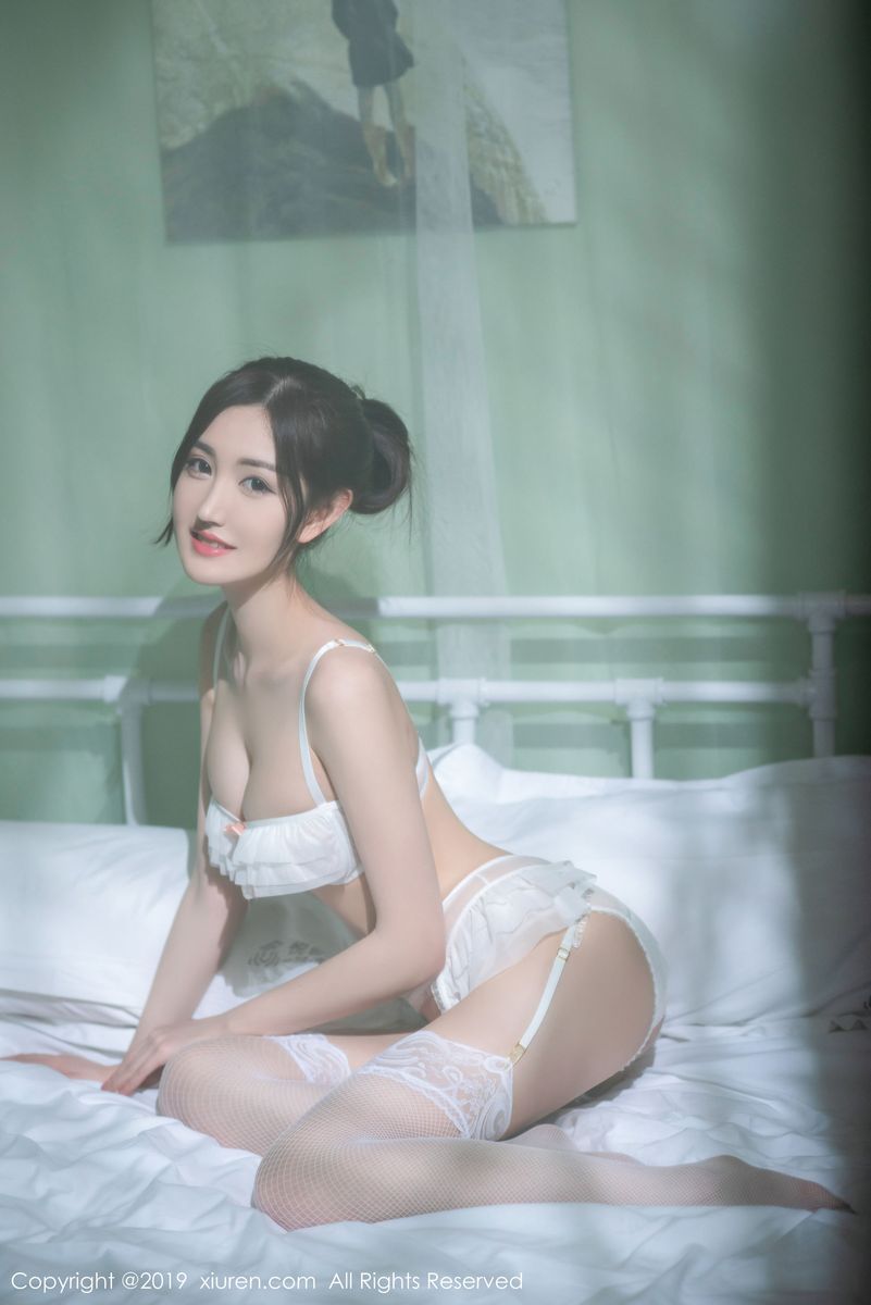 美女模特沈梦瑶丝袜美腿蕾丝内衣性感魅惑写真