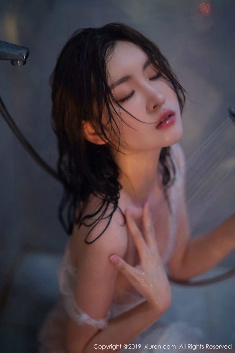 美女模特沈梦瑶浴室湿身诱惑尽显媚态性感写真