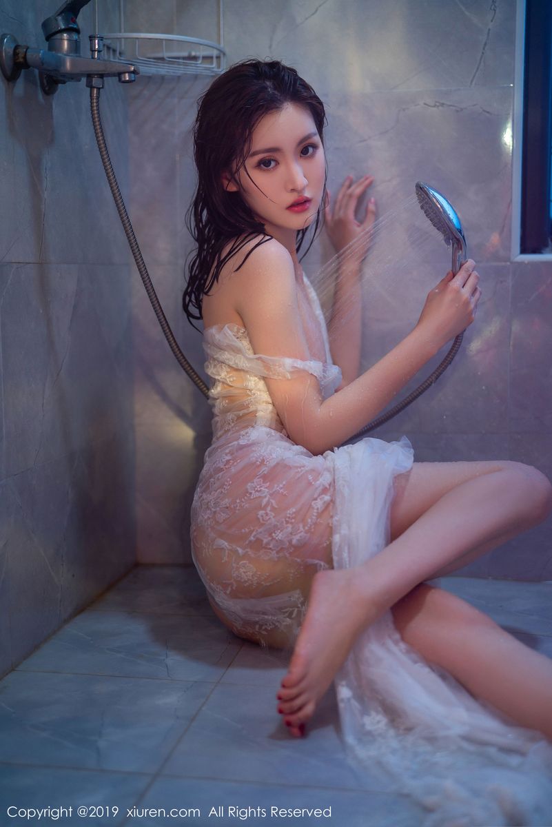 美女模特沈梦瑶浴室湿身诱惑尽显媚态性感写真
