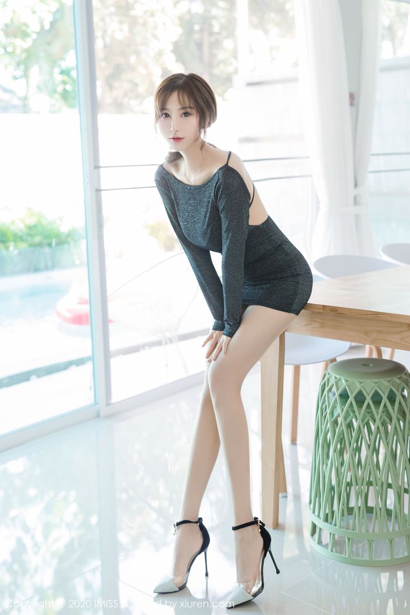 气质女神Lavinia肉肉丝袜美腿&内衣诱惑泰国清迈旅拍