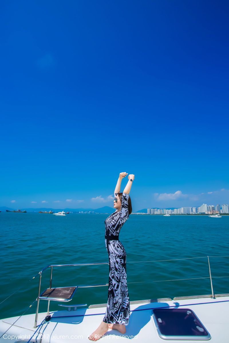 美女模特廿十海景邮轮硬核吉普海南三亚旅拍