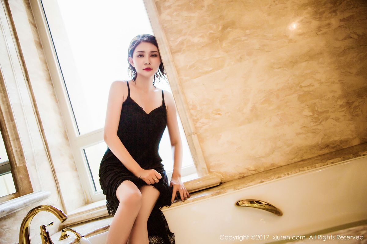 性感女神廿十(凯竹)沙滩浴室湿身诱惑唯美写真