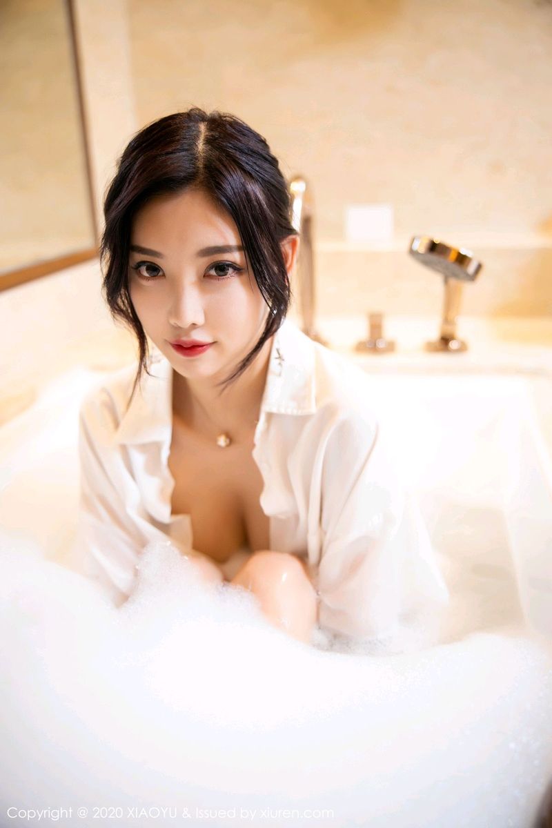 性感女神杨晨晨sugar白衬衫浴室湿身系列澳门旅拍