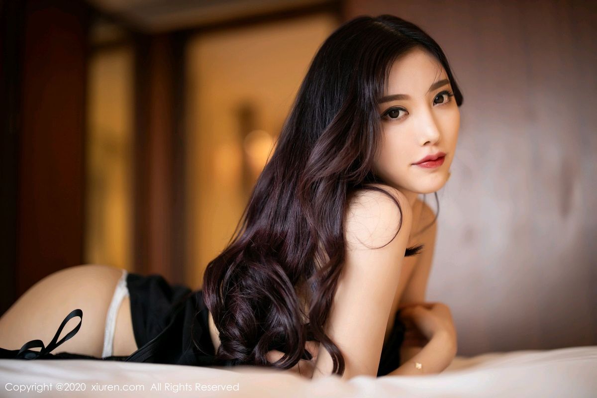 性感女神杨晨晨sugar黑色内衣与朦胧丝袜魅惑写真