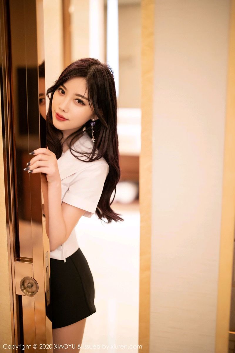 性感女神杨晨晨sugar修长美腿JK制服澳门旅拍