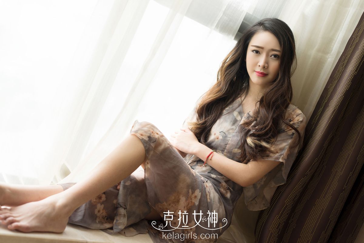 美女模特珊珊性感的斑马黑白条纹内衣秀主题写真
