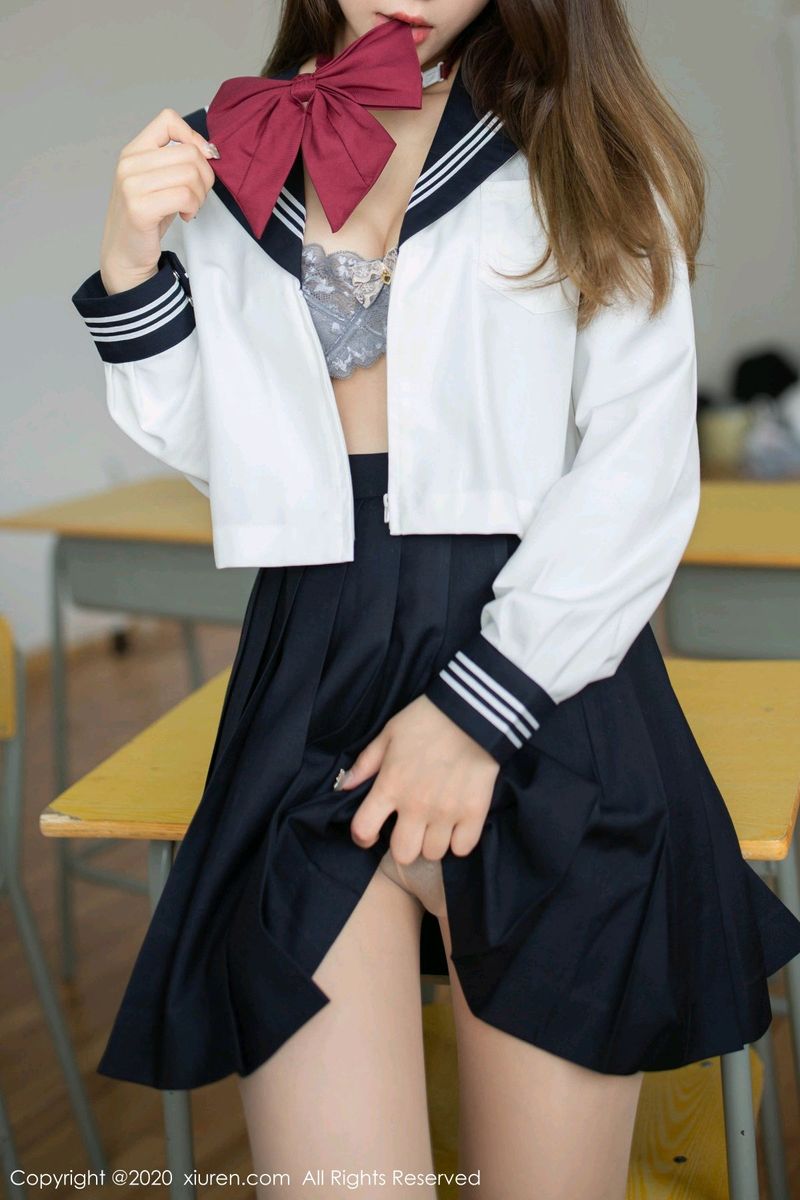美女模特夏诗雯Sally丝袜美腿校服装内衣诱惑写真