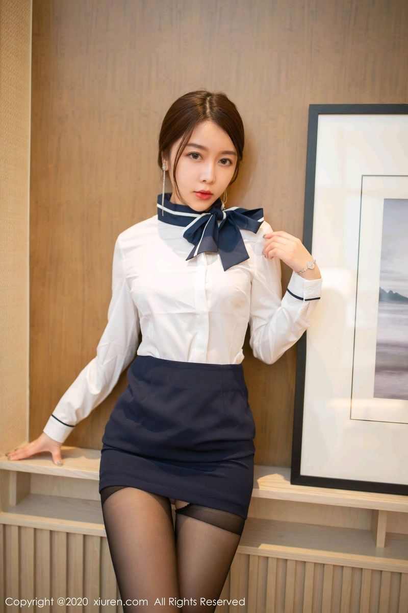 美女模特夏诗雯Sally黑丝美腿女秘书OL私房写真