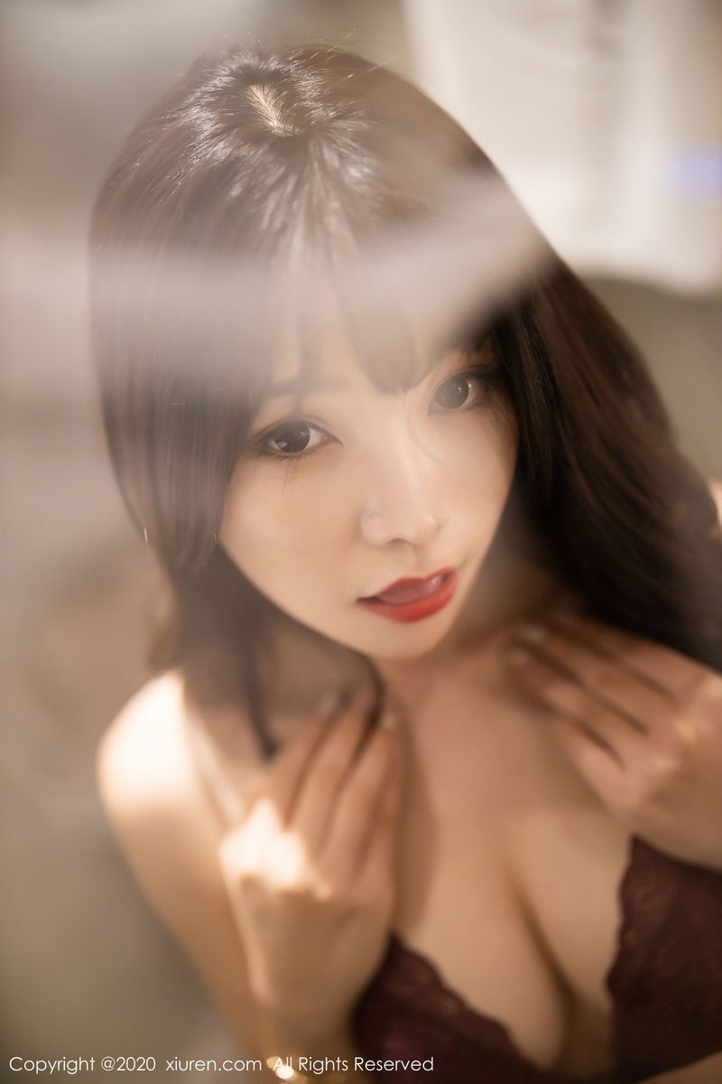 性感女神芝芝Booty鲜红内衣与魅惑黑丝浴室写真