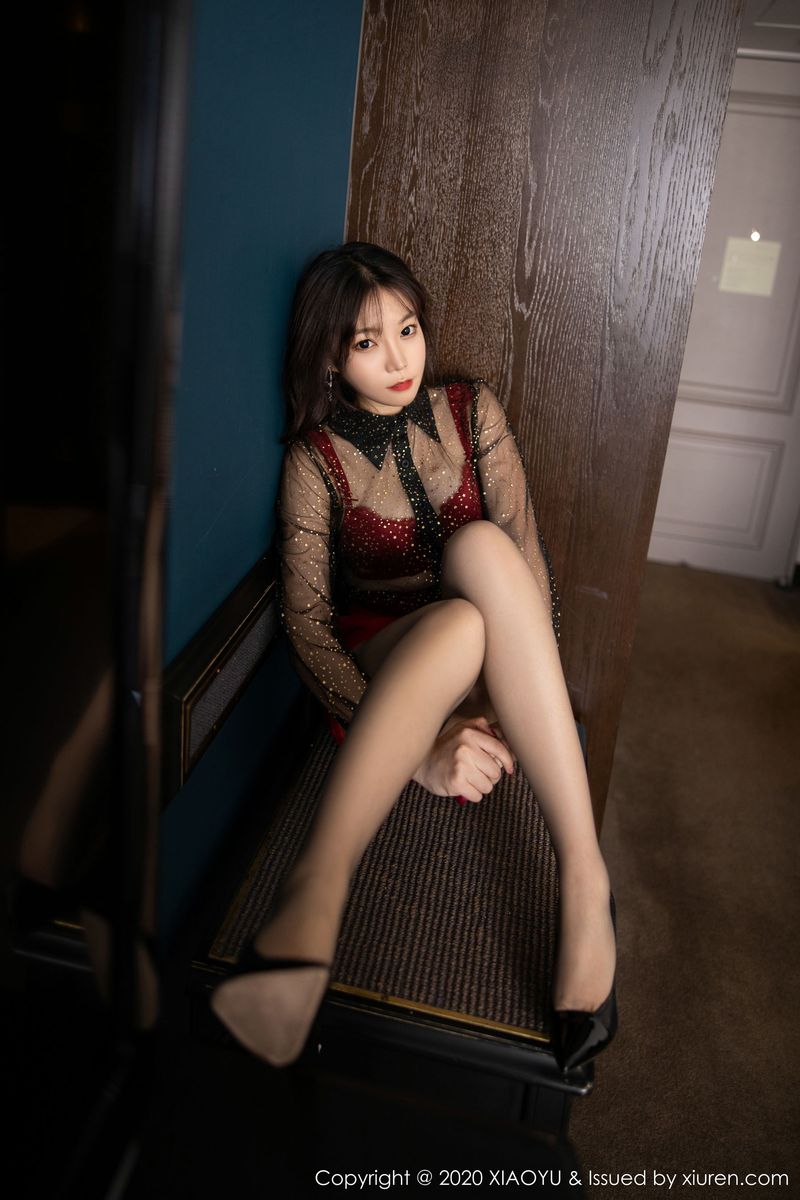 性感女神芝芝Booty透视装高跟丝袜系列济州岛旅拍