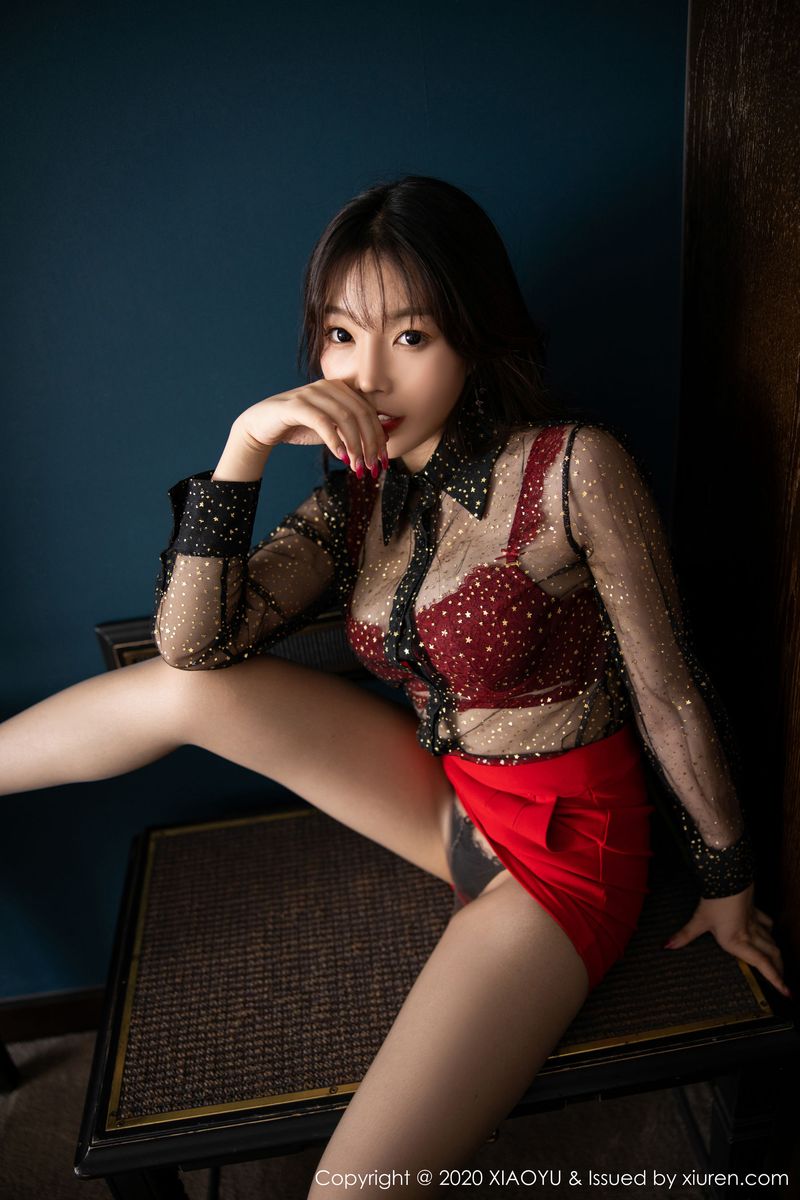 性感女神芝芝Booty透视装高跟丝袜系列济州岛旅拍