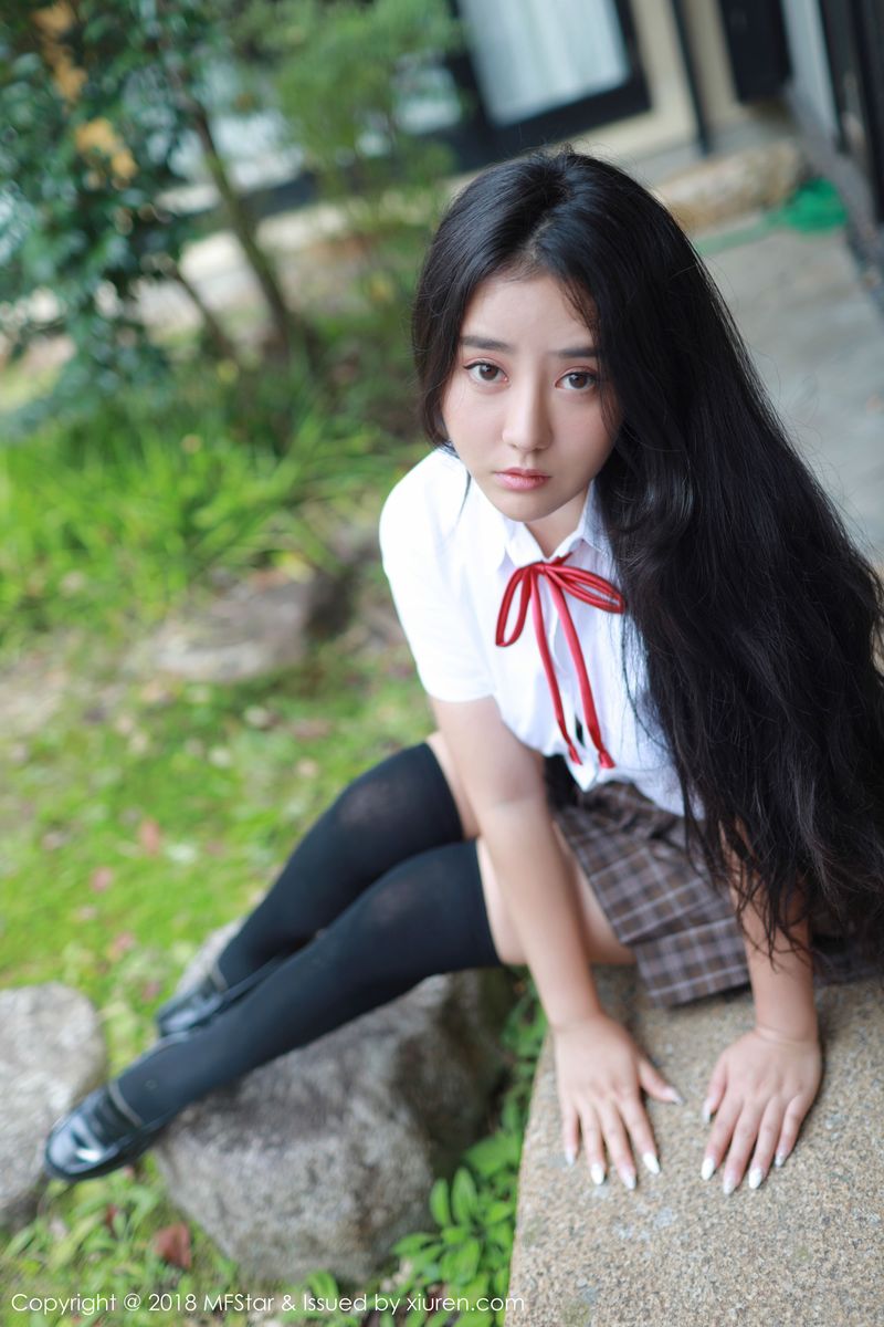 美女模特Manuela玛鲁娜学生妹制服系列日本旅拍