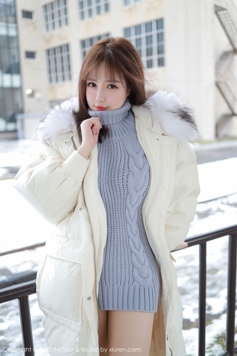 美女模特恩率babe性感开背毛衣系列北海道旅拍