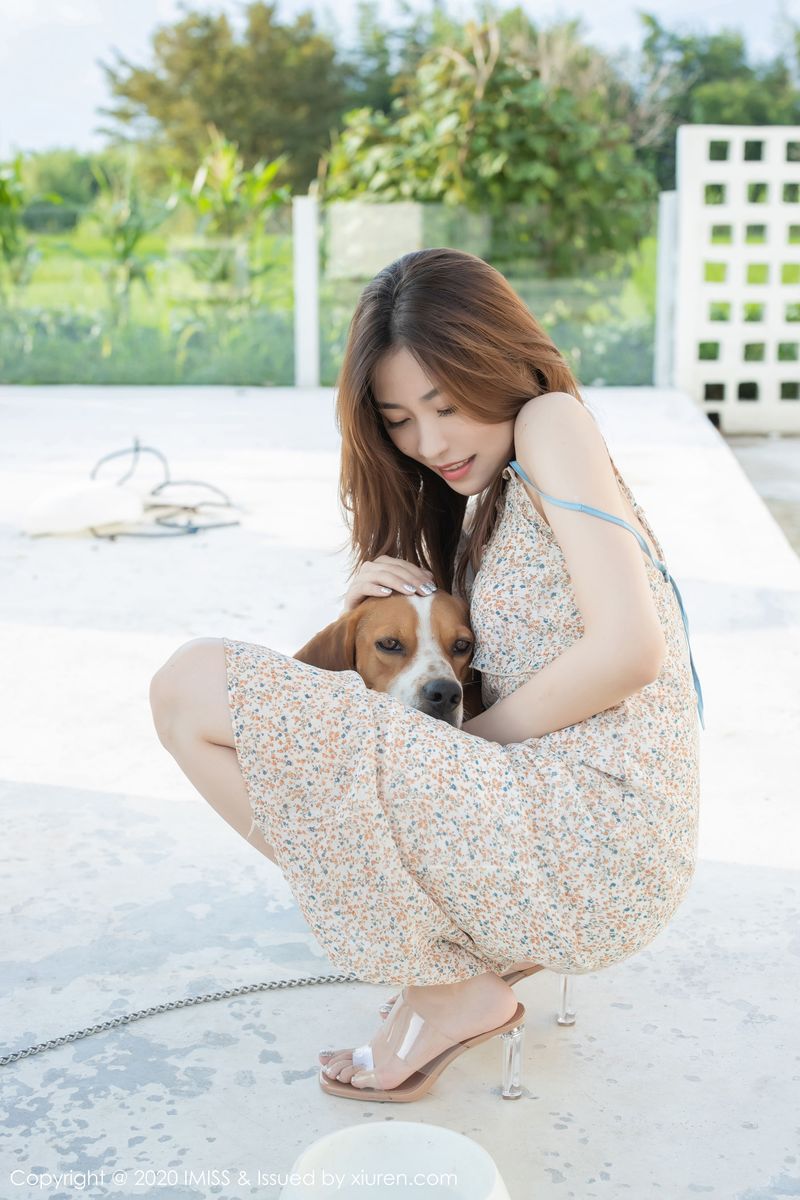 气质女神许诺Sabrina丝袜美腿碎花裙系列写真