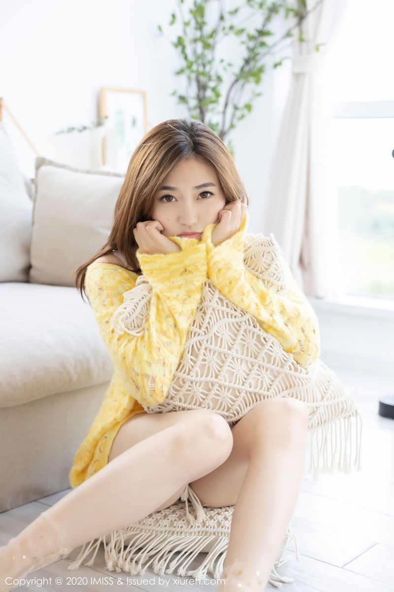 气质女神许诺Sabrina丝袜美腿心神俱醉迷人写真