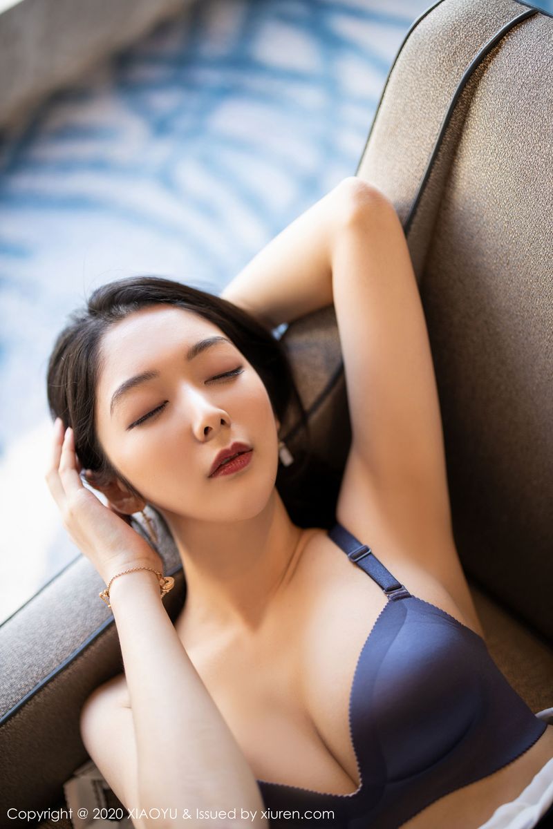 性感女神Angela小热巴黑丝吊袜职场OL澳门旅拍