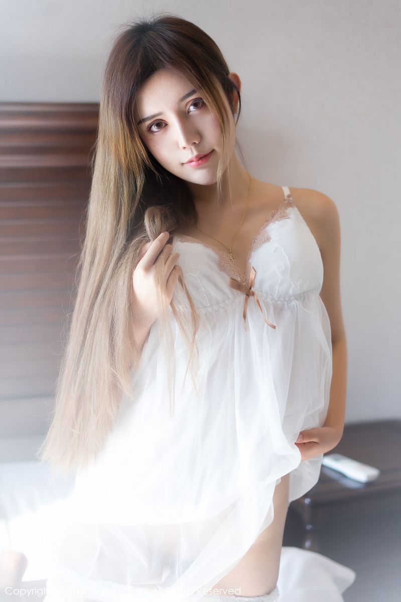 性感女神Cris_卓娅祺白色私房内衣诱惑唯美写真
