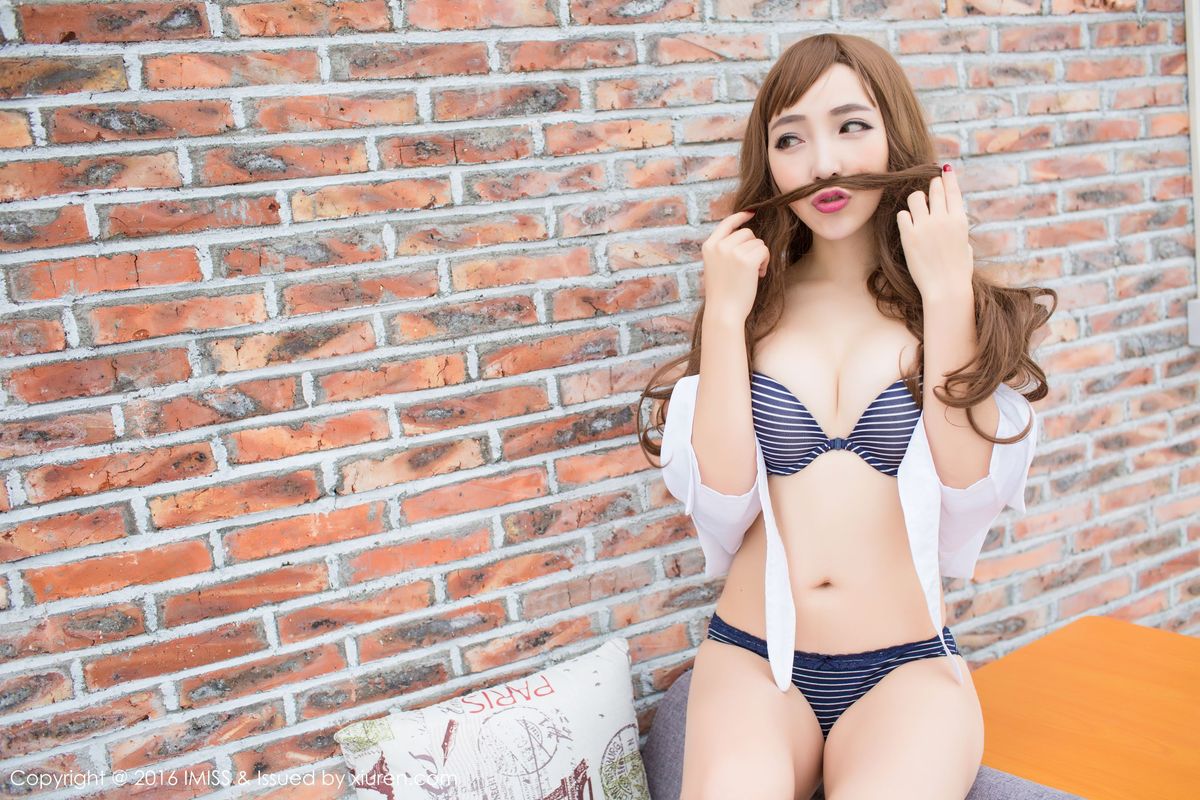 美女模特黄歆苑chobits性感内衣+学生装扮写真