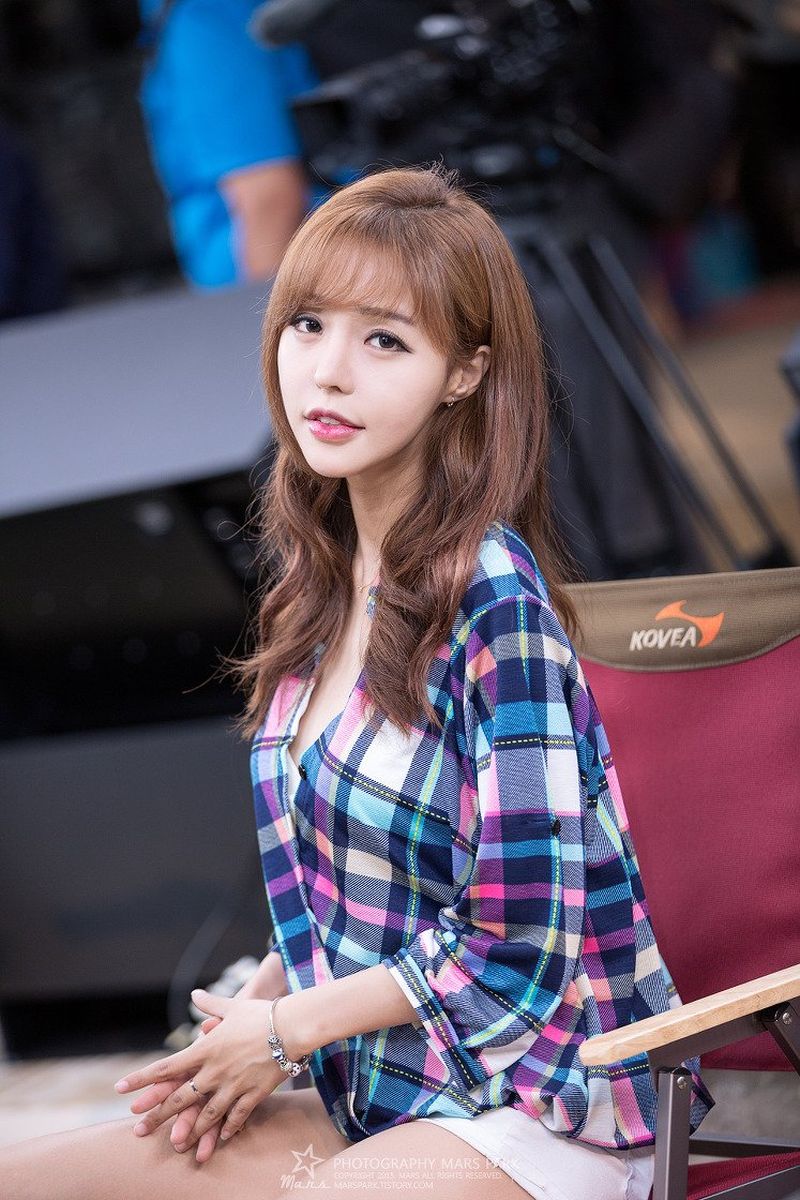 韩国可人儿徐珍儿bunny露脐红色小短裙ShowGirl活动美图
