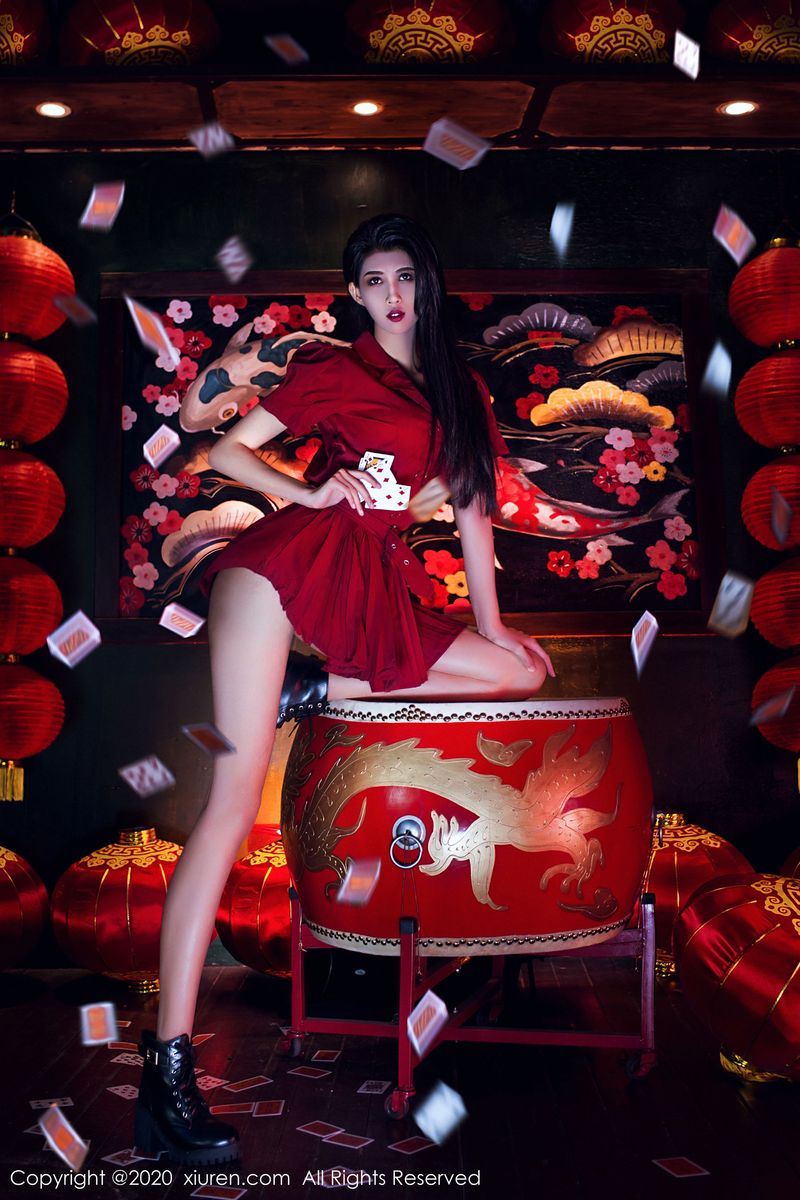 性感女神葛征Model修长美腿浴室束身福利写真