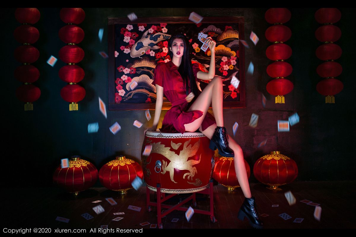 性感女神葛征Model修长美腿浴室束身福利写真