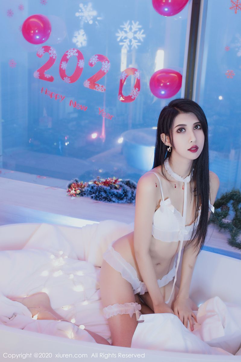 性感女神葛征Model修长美腿浴室束身福利写真