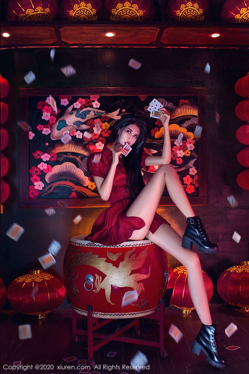 性感女神葛征Model修长美腿浴室束身福利写真