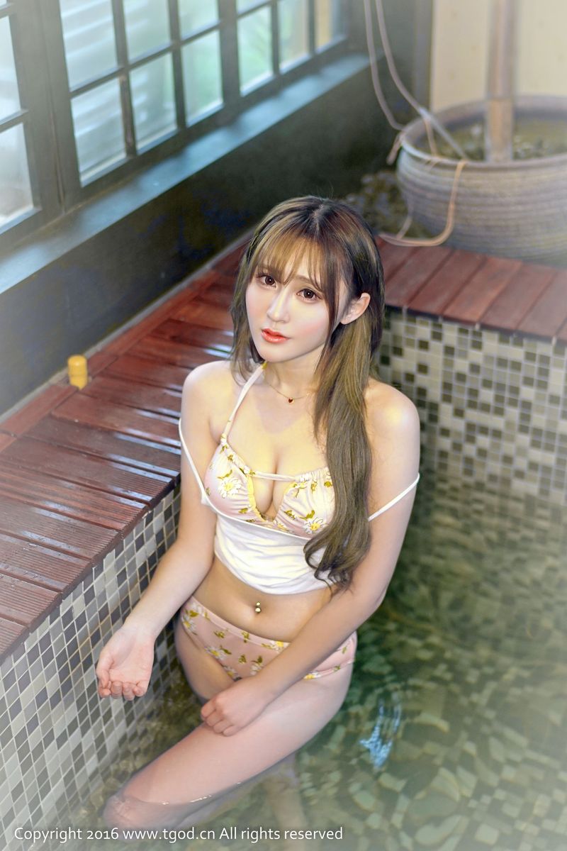 呆萌小公主陈雨涵Cc俏皮小可爱独家性感旅拍