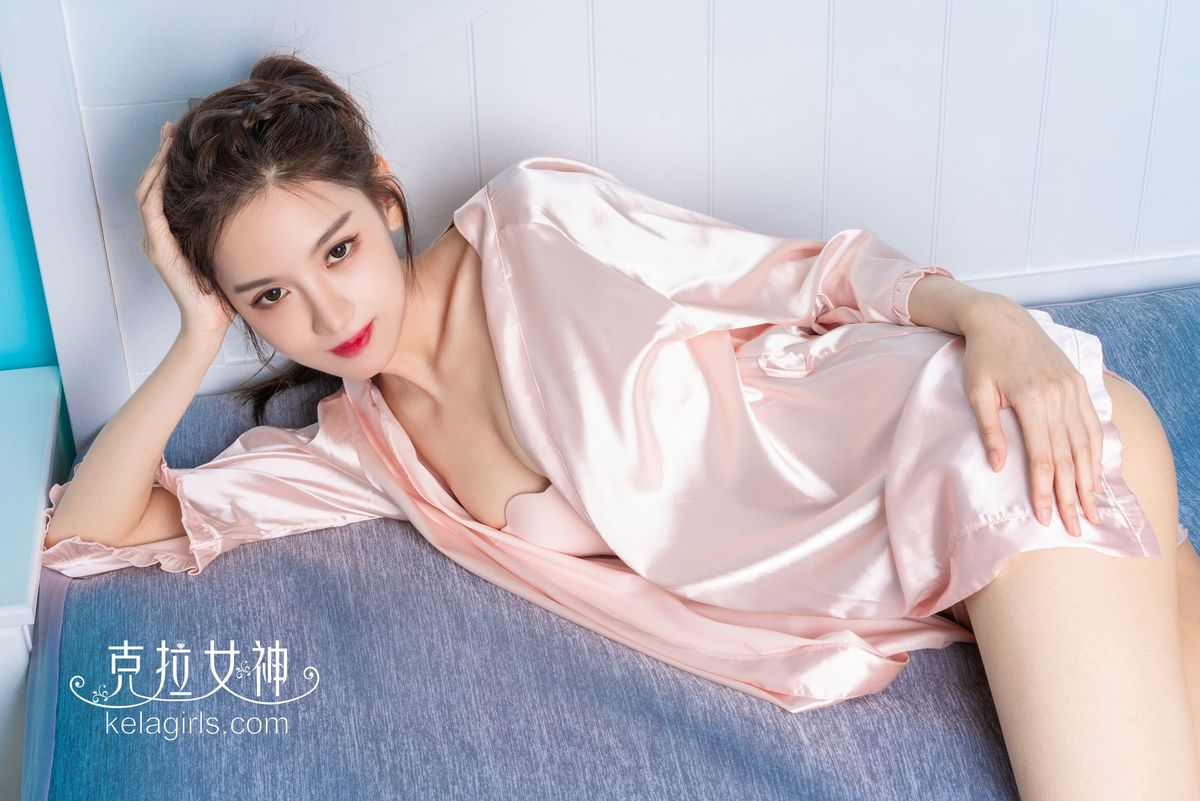 美女模特静宜皆睡袍内衣诱惑怡然自得主题写真
