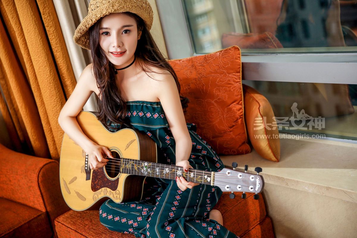 美女模特Maggie浓郁的吉普赛风情性感写真