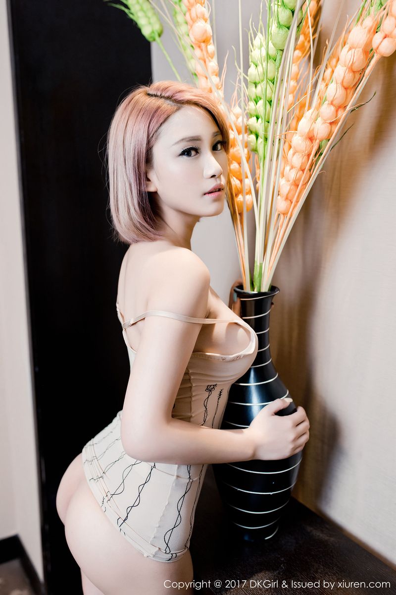 高颜值美女萌宝儿BoA美臀美腿湿身泡泡浴诱惑写真