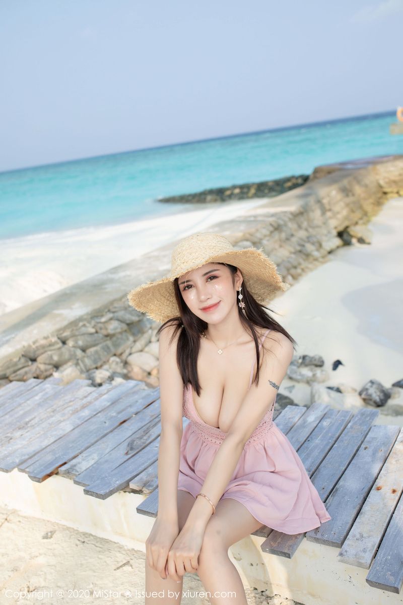 美女模特陈思琪Art明亮沙滩外拍系列马尔代夫旅拍