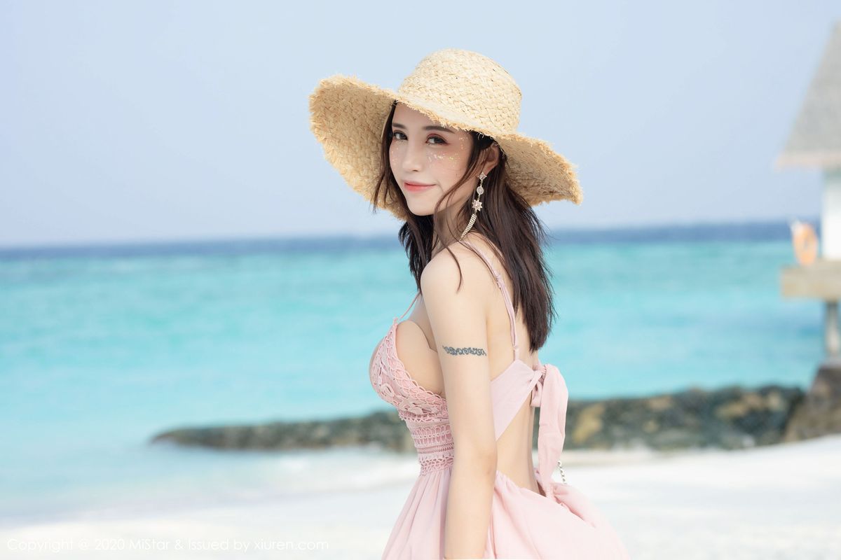 美女模特陈思琪Art明亮沙滩外拍系列马尔代夫旅拍